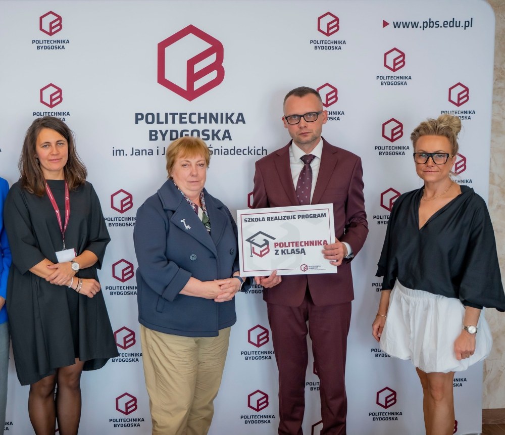 Patronat dla kasy 1B