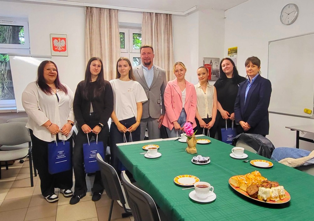 Uhonorowano finalistki Ogólnopolskiego Konkursu Wiedzy o Podatkach